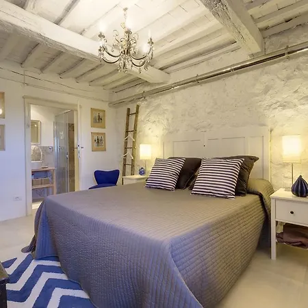 Guest house The Retreat A Romantic Bedroom In Maremma