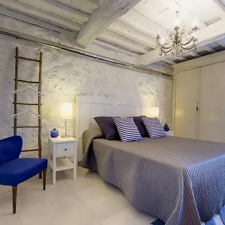 The Retreat A Romantic Bedroom In Maremma Guest house