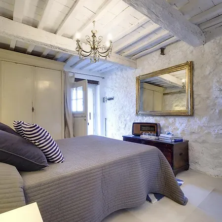 Vendégház The Retreat A Romantic Bedroom In Maremma *